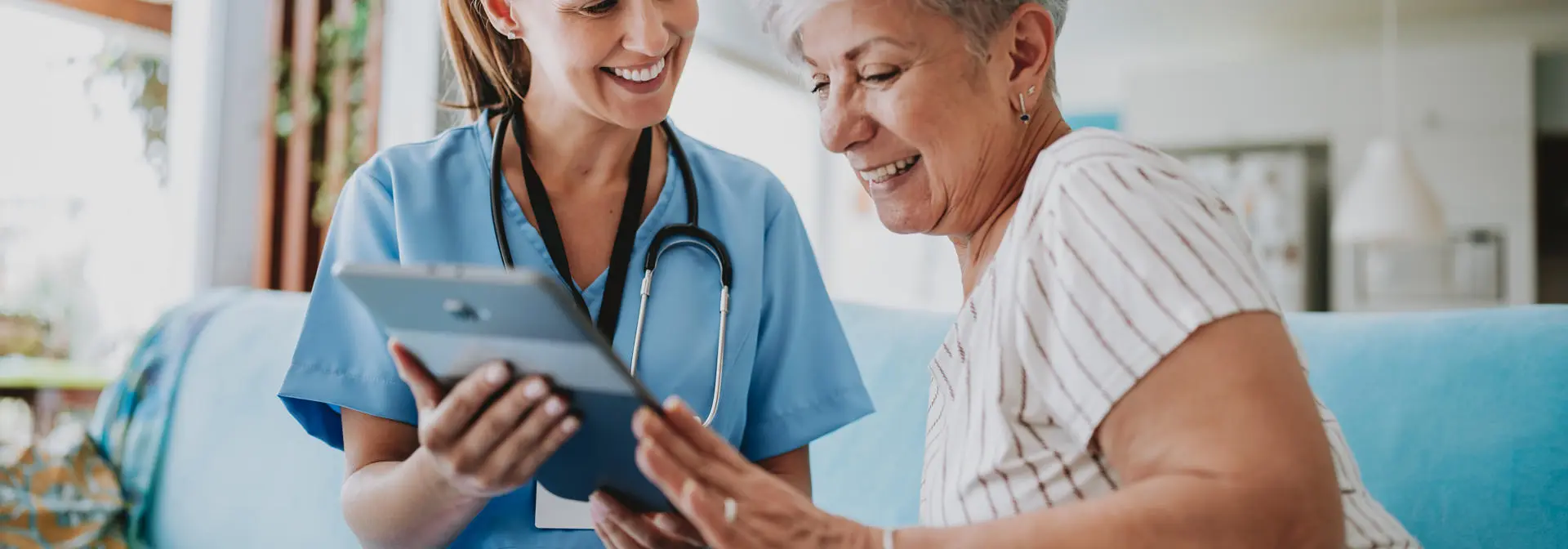 A patient and a nurse discussing care