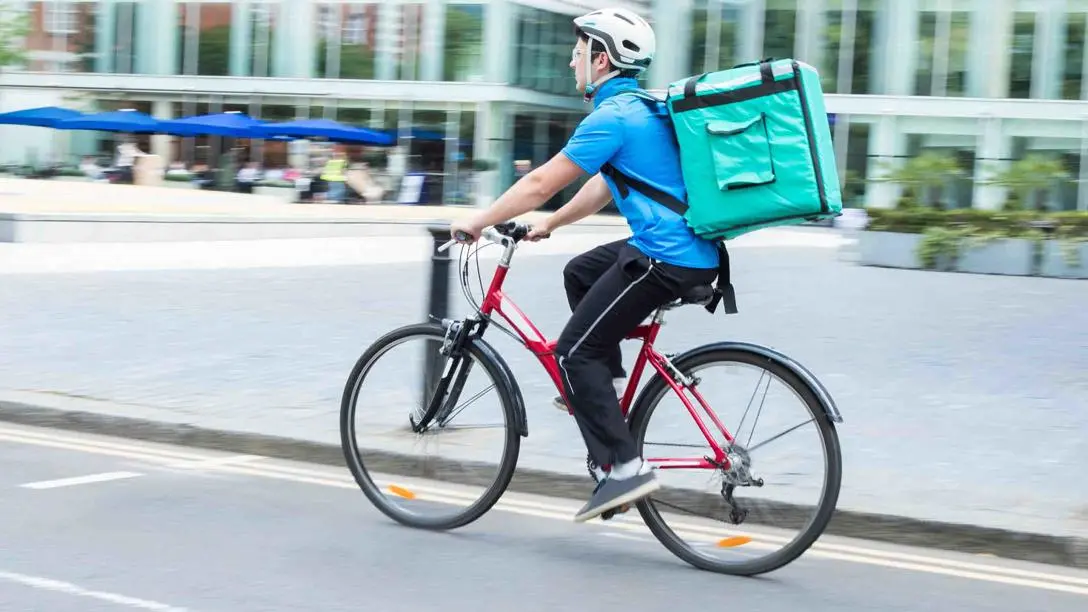 Food delivery courier