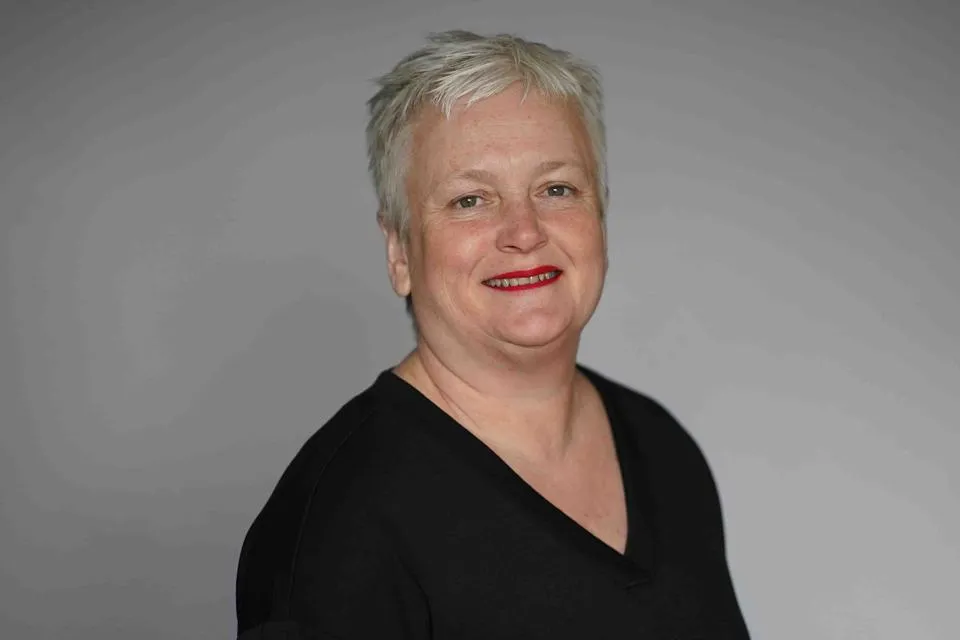 Dr Claire Houghton