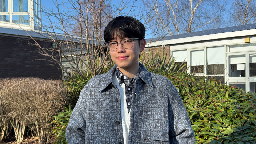 Dr Jingjun Li