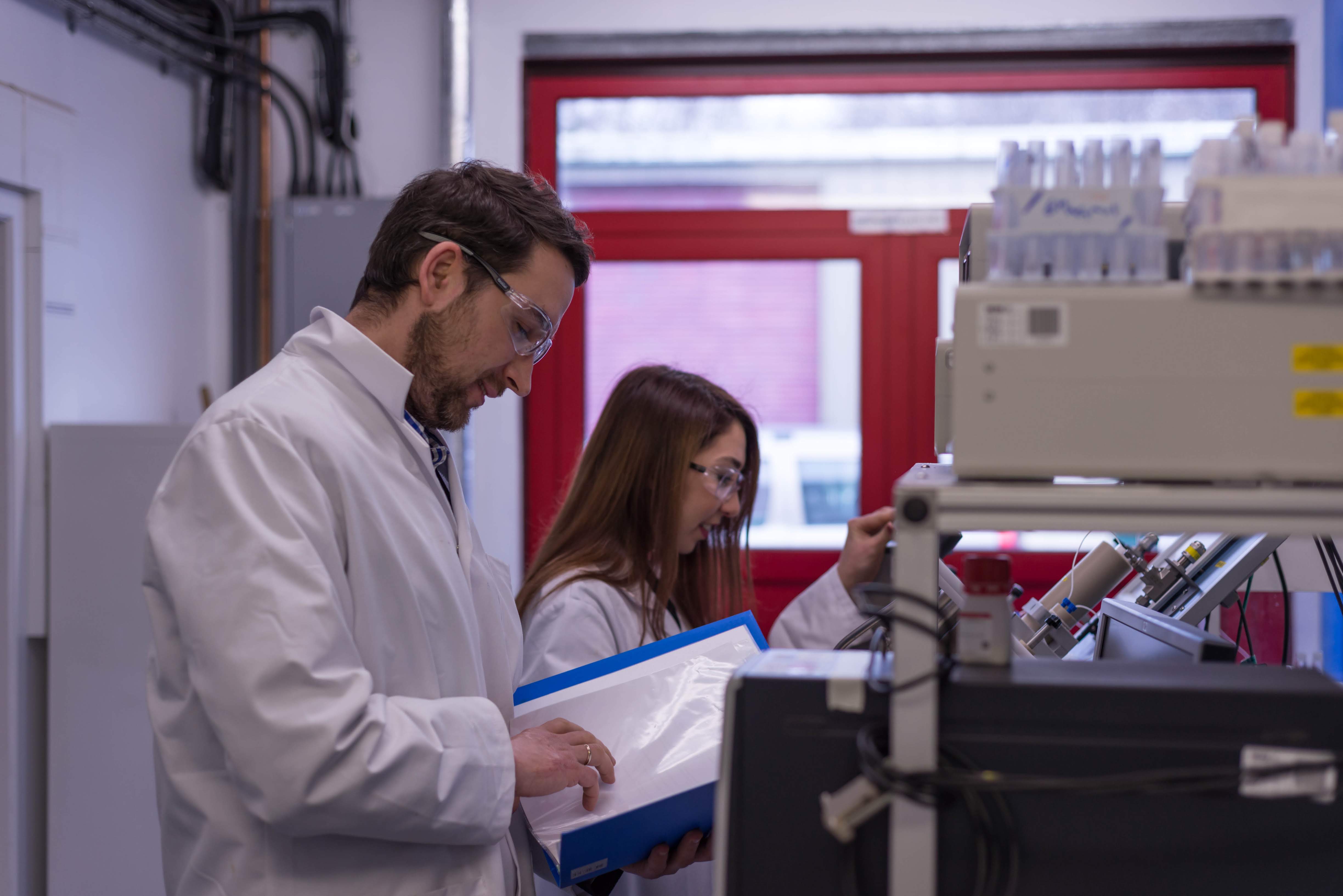 Dr Oleg Ishkov with a colleague (PhD student Alsu Valiakhmetova) at Heriot-Watt University lab (2018).  