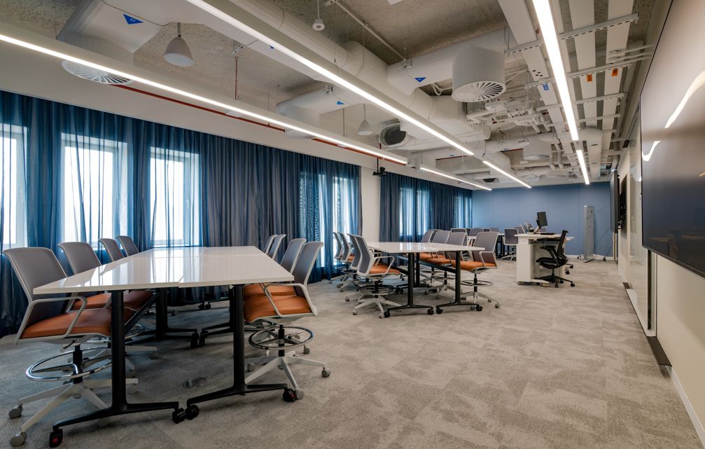 Open desk room