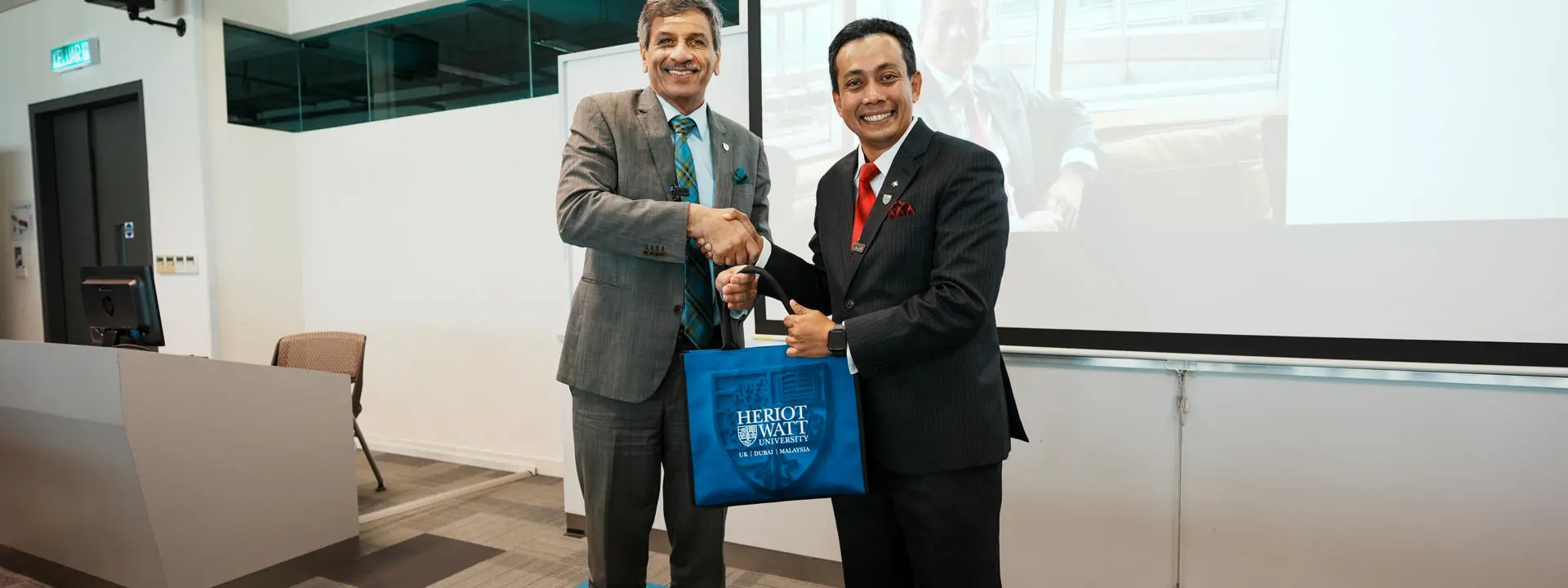 Dato’ Izwan Hasli with Professor Mushtak Al-Atabi during the MBA CEO Lecture Series on 27 September 2025.