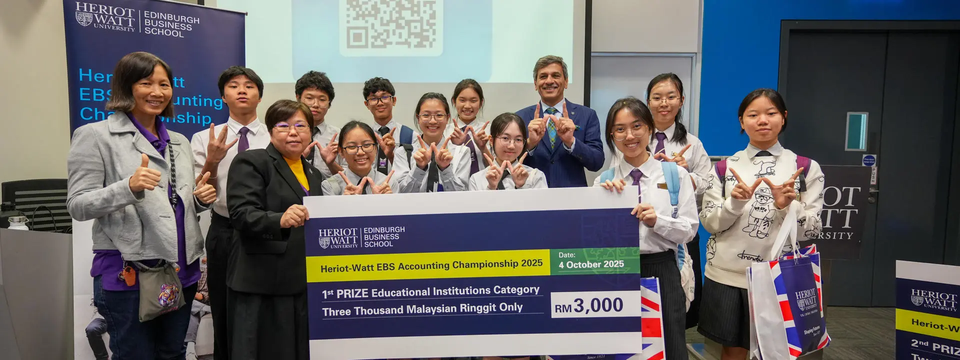 Sri Sempurna International School students and HWUM Provost Professor Mushtak Al-Atabi at the EBS Accounting Championship 2025.