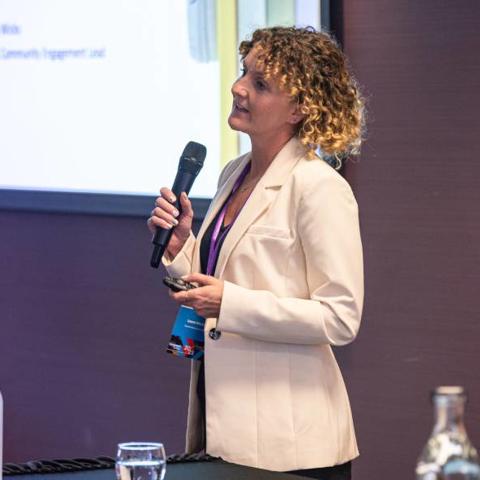 Dr Laura Wicks