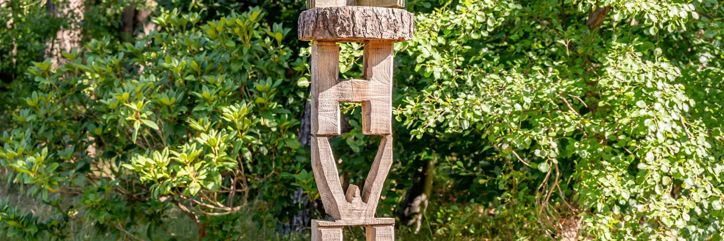 HWU-0305-wooden-logo
