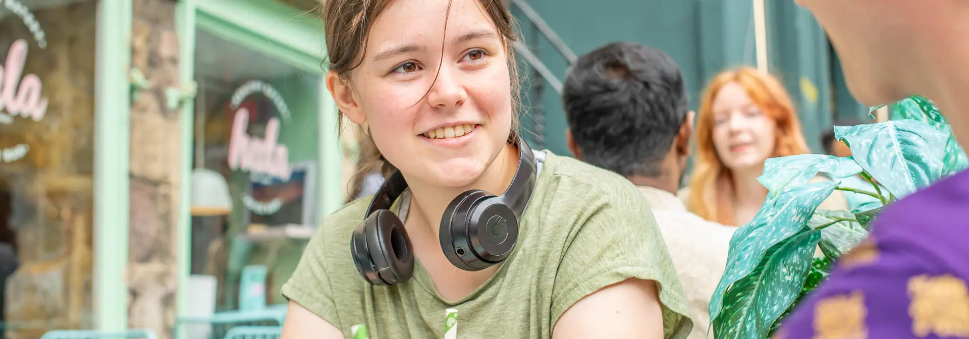 HWU-14032-students-cockburn-st-closeup