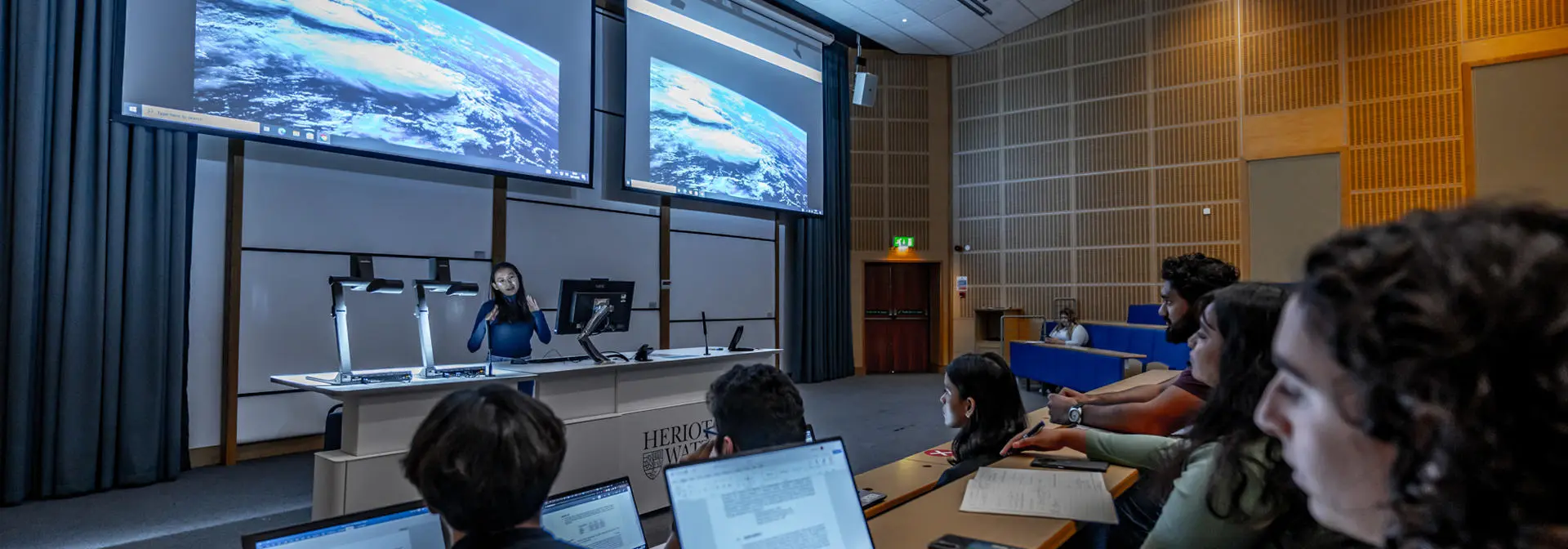inside of a busy lecture theatre