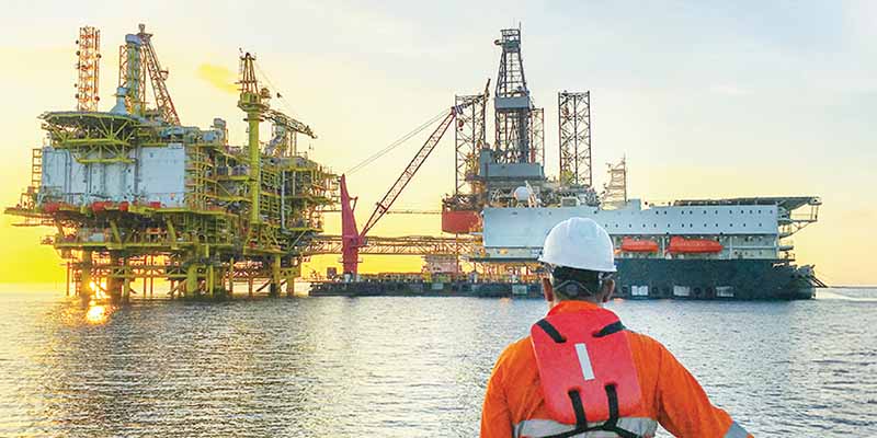 Offshore platform being moved at sea by a offshore transporter vessel