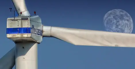 wind-turbine-moon-800x600