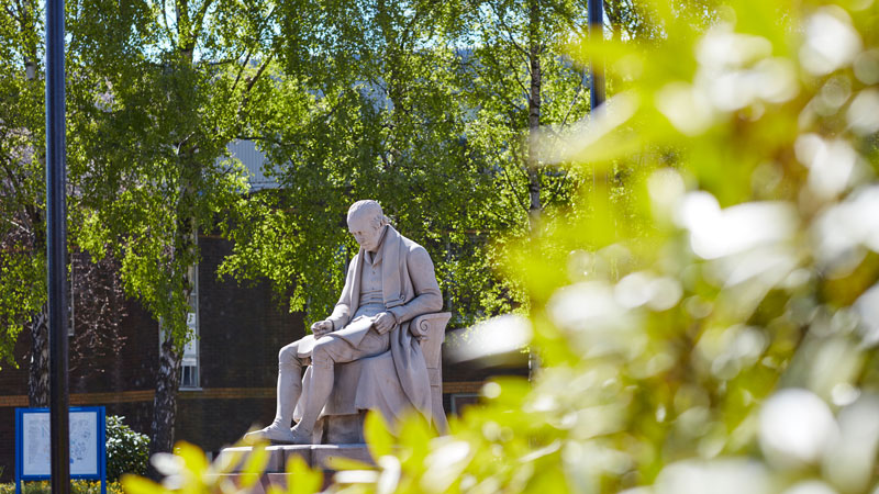 Heriot-Watt statue