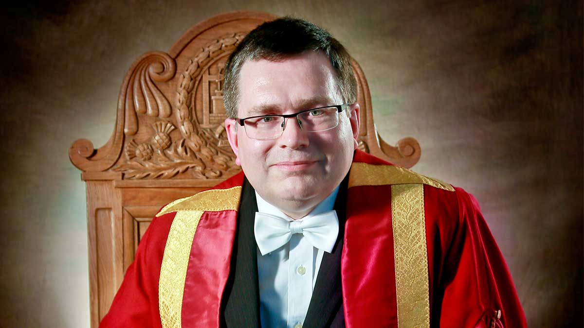 Formal photo of Professor Richard Williams