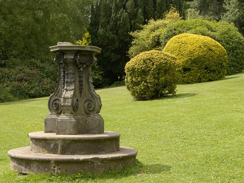 Sundial plinth