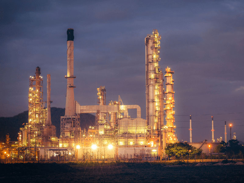 https://www.hw.ac.uk/online/img/Subjects/Petroleum-Engineering/Petroleum-Engineering-refinery-800x600.jpg