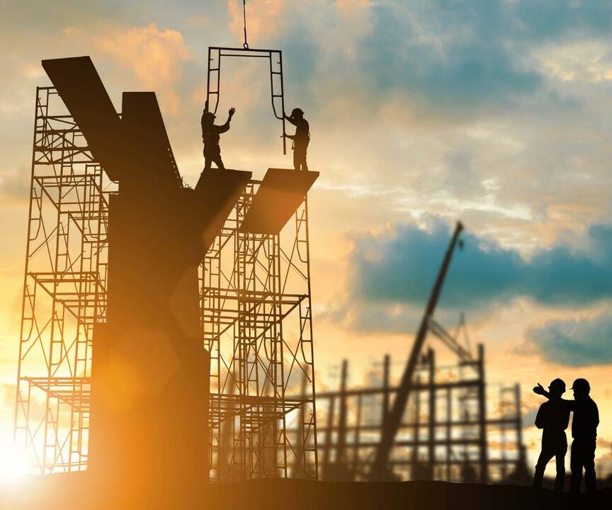 builders on scaffolding