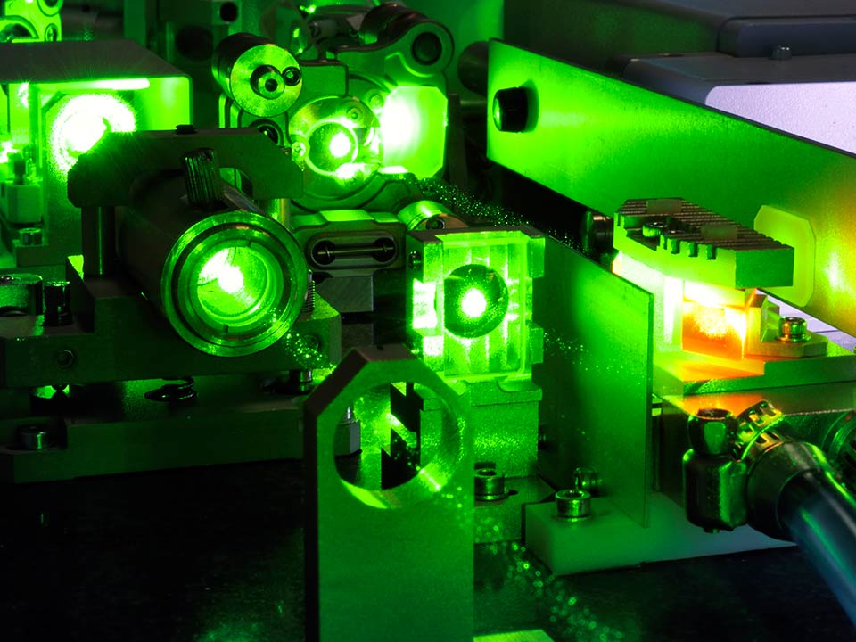 green laser in optics lab