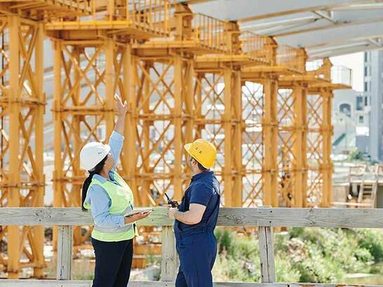 construction site manager instruction construction worker