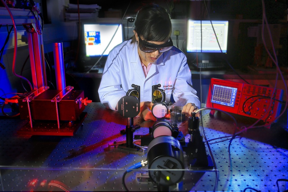 Researcher in one of HW Applied Optics Laboratories
