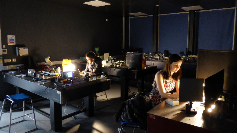 Undergraduate students working in Advanced Physics Laboratory